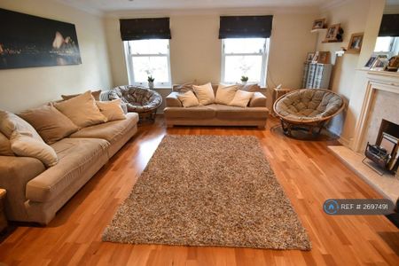 4 bedroom terraced house to rent - Photo 4