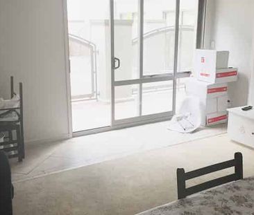 Spacious and Secure ! - Photo 2