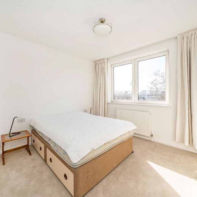 3 bedroom flat to rent - Photo 1