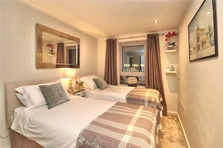 Church Street East, Woking, Surrey, GU21 - Photo 2