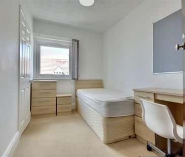 Sandringham Apartments, Osborne Road, Southsea - Photo 3