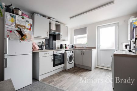 2 bedroom terraced house to rent - Photo 4