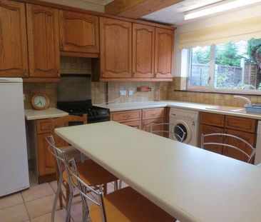 Bedroom Detached House In Charminster, BH9 - Photo 4