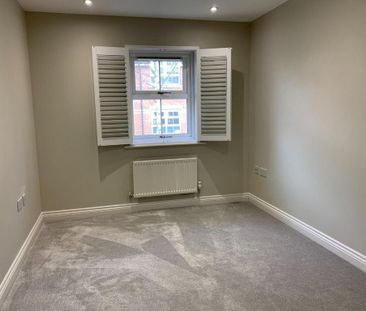 2 bedroom end of terrace house to rent - Photo 2