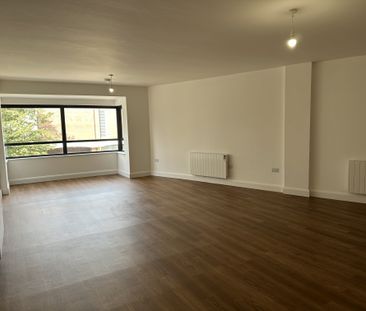 London Road North, Lowestoft - Photo 1