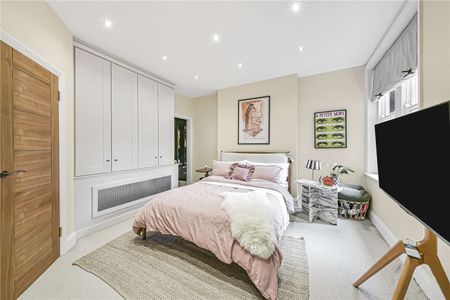 A high spec two double bedroom apartment within this popular mansion block in Maida Vale. - Photo 5