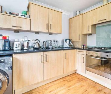 Clarendon Place, Badgers Copse, Camberley, Surrey, GU15 - Photo 6