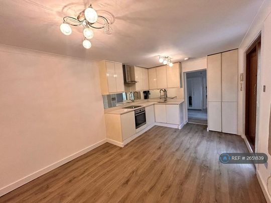 1 bedroom flat to rent - Photo 1