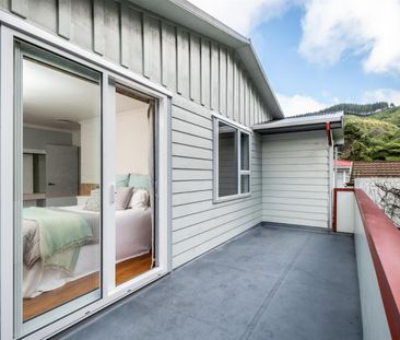 52 Kiwi Crescent, Tawa - Photo 3