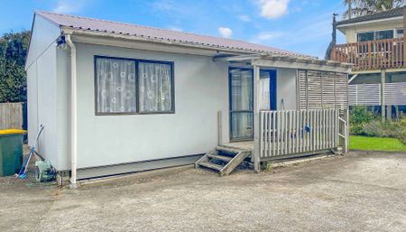 Te Atatu south - 1 bedroom - Photo 2