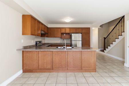 For Lease - 3201 Neyagawa Boulevard, Oakville, Ontario - Photo 3