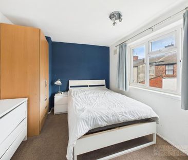 5 bedroom terraced house to rent - Photo 4