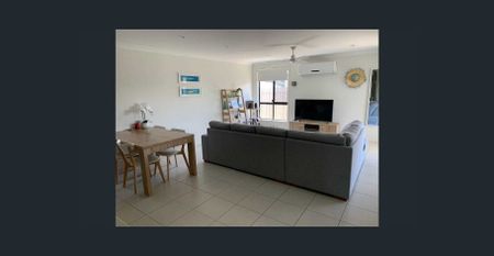 Modern family home in sought-after Burdell - Photo 3