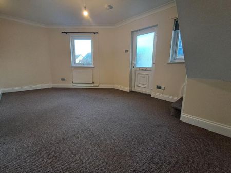 3 bedroom detached house to rent - Photo 3