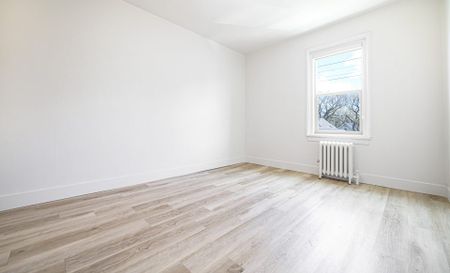 Edinburgh – 247 Young, Winnipeg, MB - Photo 2