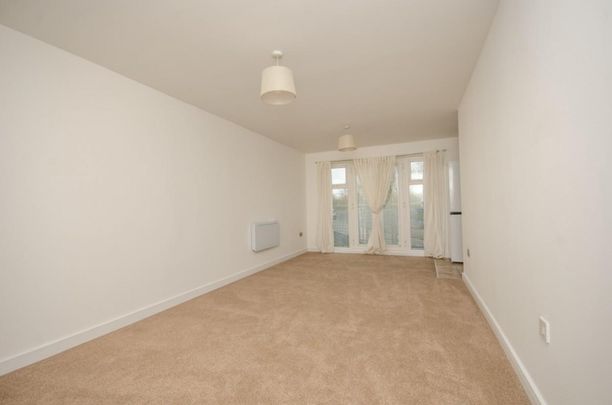 1 bedroom Flat To Let - Photo 1