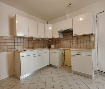 Location Appartement 1 pièce 39m² - Photo 2