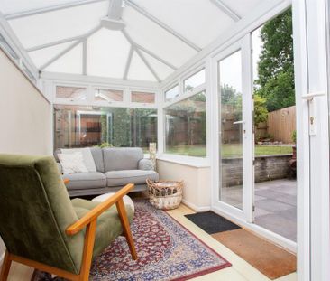 3 bedroom end of terrace house to rent - Photo 1