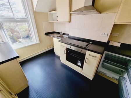 1 Bedroom Flat to Rent in Flat 1, High Street, Rushden, Northants, NN10 - Photo 3