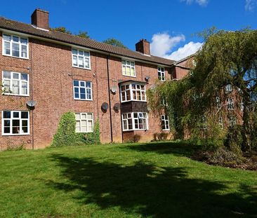 Stanborough Green, Welwyn Garden City - Photo 2