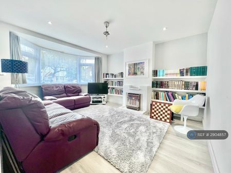 5 bedroom semi-detached house to rent - Photo 2