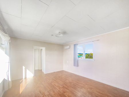 1 Bedroom plus 1 Study stand alone house in Henderson - Photo 5