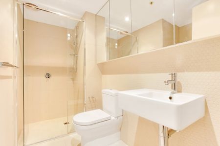 City Apartment - Photo 3