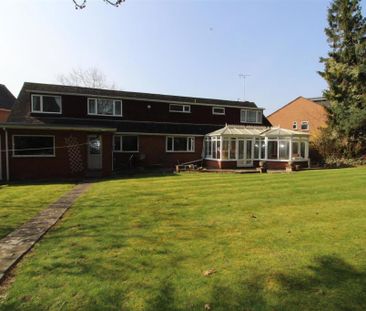 1 bedroom in a house share to rent - Photo 1