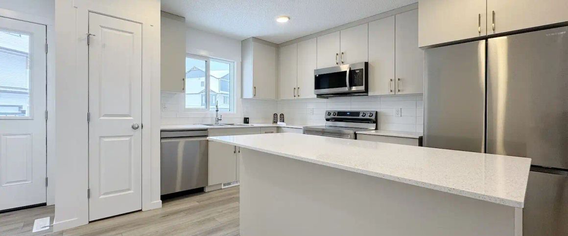 Modern Townhouse for Rent – 1025 Secord Promenade NW,,3-bedroom, 2.5 bath — 3 Bedrooms Townhouse - Photo 1