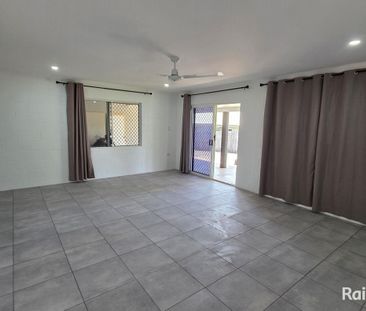 Modern & Low-Maintenance Duplex - Photo 2