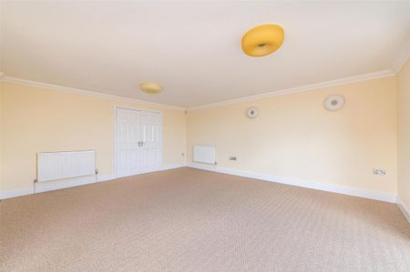 3 bedroom mews to rent - Photo 2