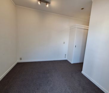 Ponsonby Apartment Living with Study and Carpark - Photo 5