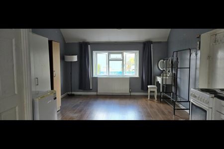 Studio Flat, Moyne Place, NW10 - Photo 3