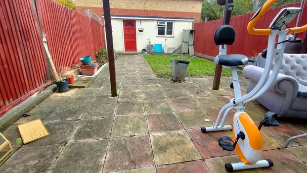 2 bedroom end of terrace house to rent - Photo 1