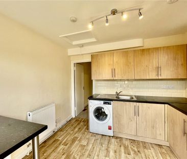 A recently refurbished ground floor apartment on the Cowley Road. S... - Photo 3