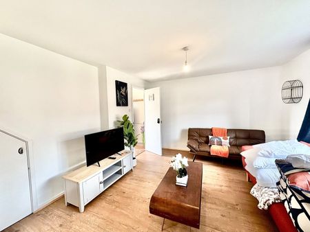 1 Bed Flat, Dunnock Road, E6 - Photo 4