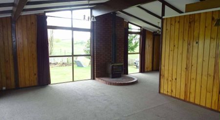 Rural Family Home - Photo 2