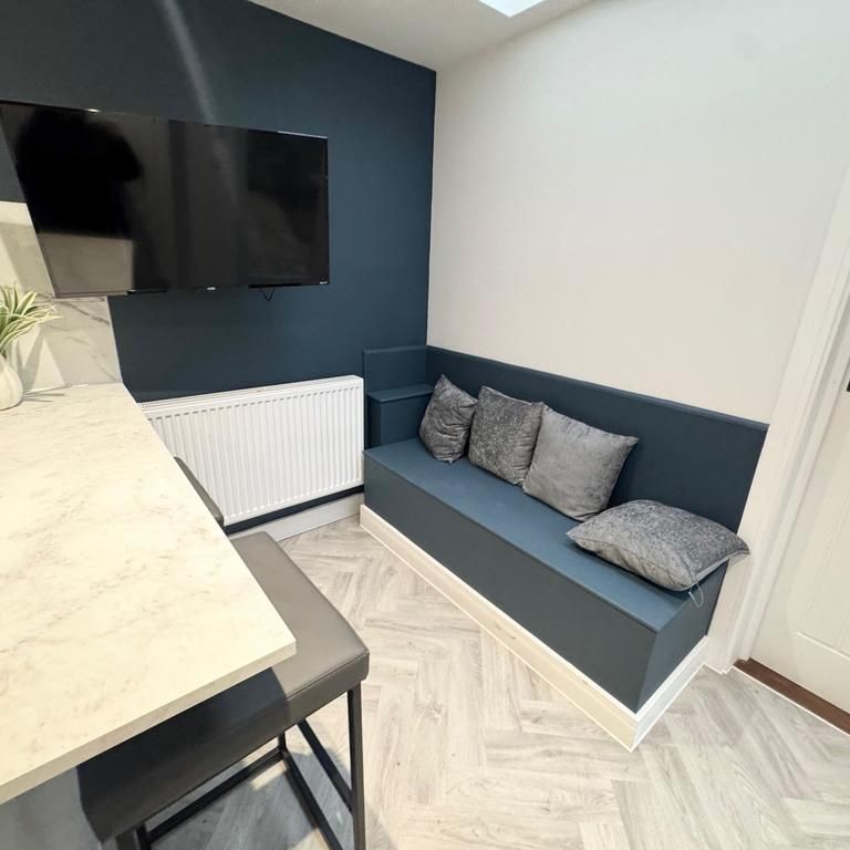 1 bedroom in a house share to rent - Photo 1