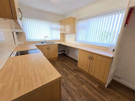 Ashburn Rise, Scarborough, YO11 - Photo 4