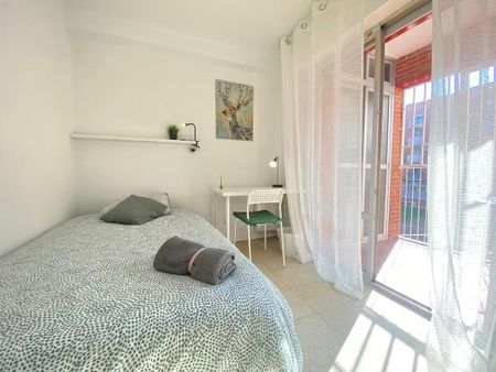 Calle de las Marismas, Madrid, Community of Madrid 28038 - Photo 3
