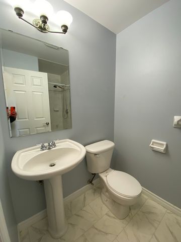 444 Dolshire St - ALL INCLUSIVE 3 bed, 2 bath - Photo 5