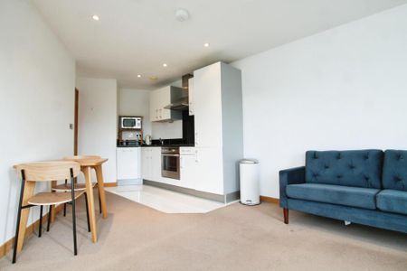 1 bedroom flat to rent - Photo 2