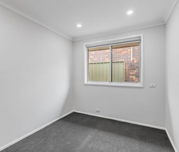 CHARMING FAMILY HOME! - Photo 2