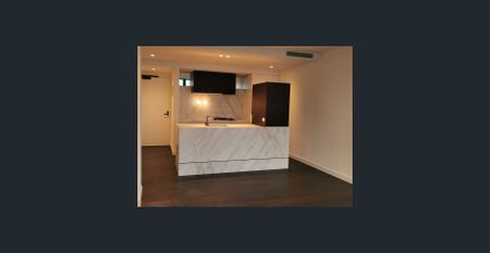 Spacious Modern Apartment with Fantastic Views - Photo 3