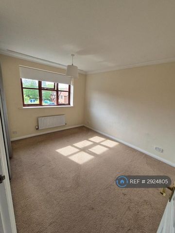 4 bedroom detached house to rent - Photo 5