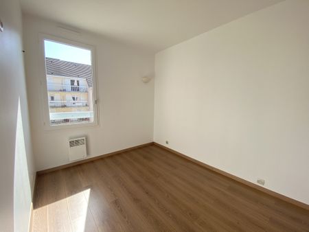 Appartement 4 pièces, + cave + 2 parkings en sous - sol - Photo 4