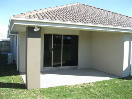 FAMILY HOME CLOSE TO THE BEACH - Photo 3