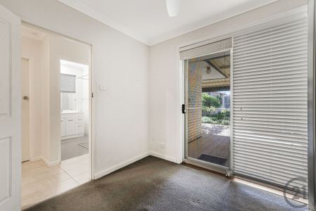 Cosy 2 Bed Unit in Shoalwater's Golden Triangle - Photo 2