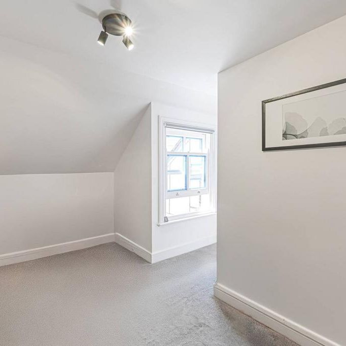 3 bedroom flat to rent - Photo 1