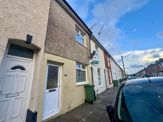 3 bedroom terraced house to rent - Photo 1